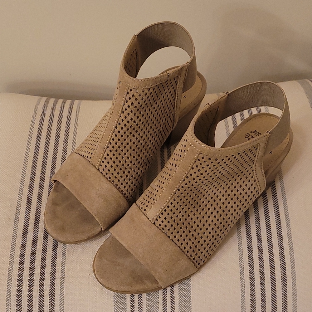 Sonoma Vitalize Ortholite Heels - size 6